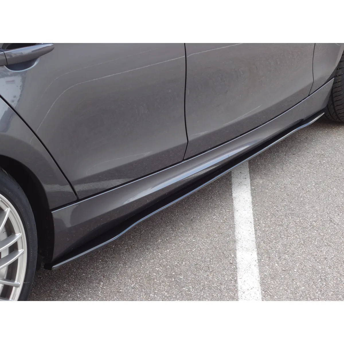Carbon Seitenschwelleransatz (R/L) passend für BMW E87 M-Paket