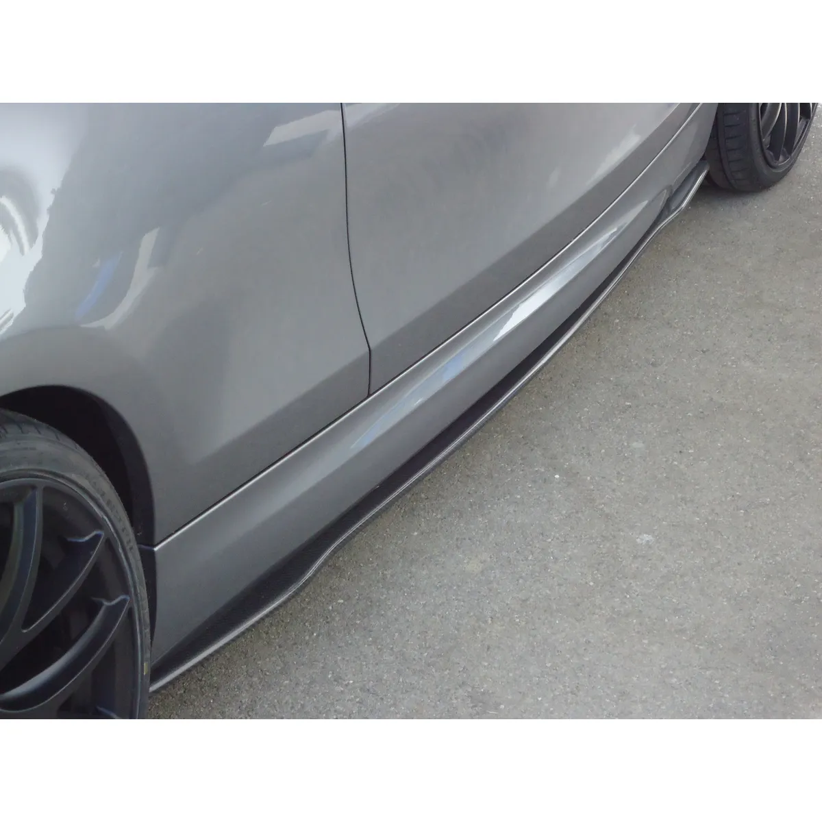 Carbon Seitenschwelleransatz (R/L) passend für BMW  E82 / 88 M-Paket