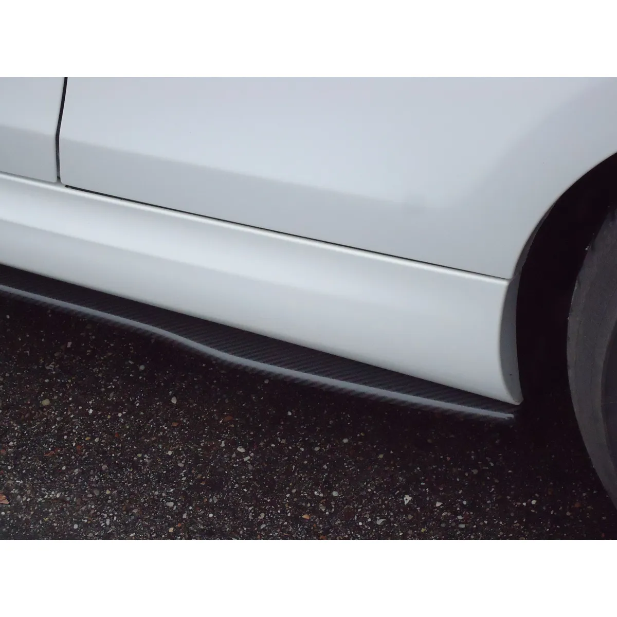 Carbon Seitenschwelleransatz (R/L) passend für BMW E81 M-Paket