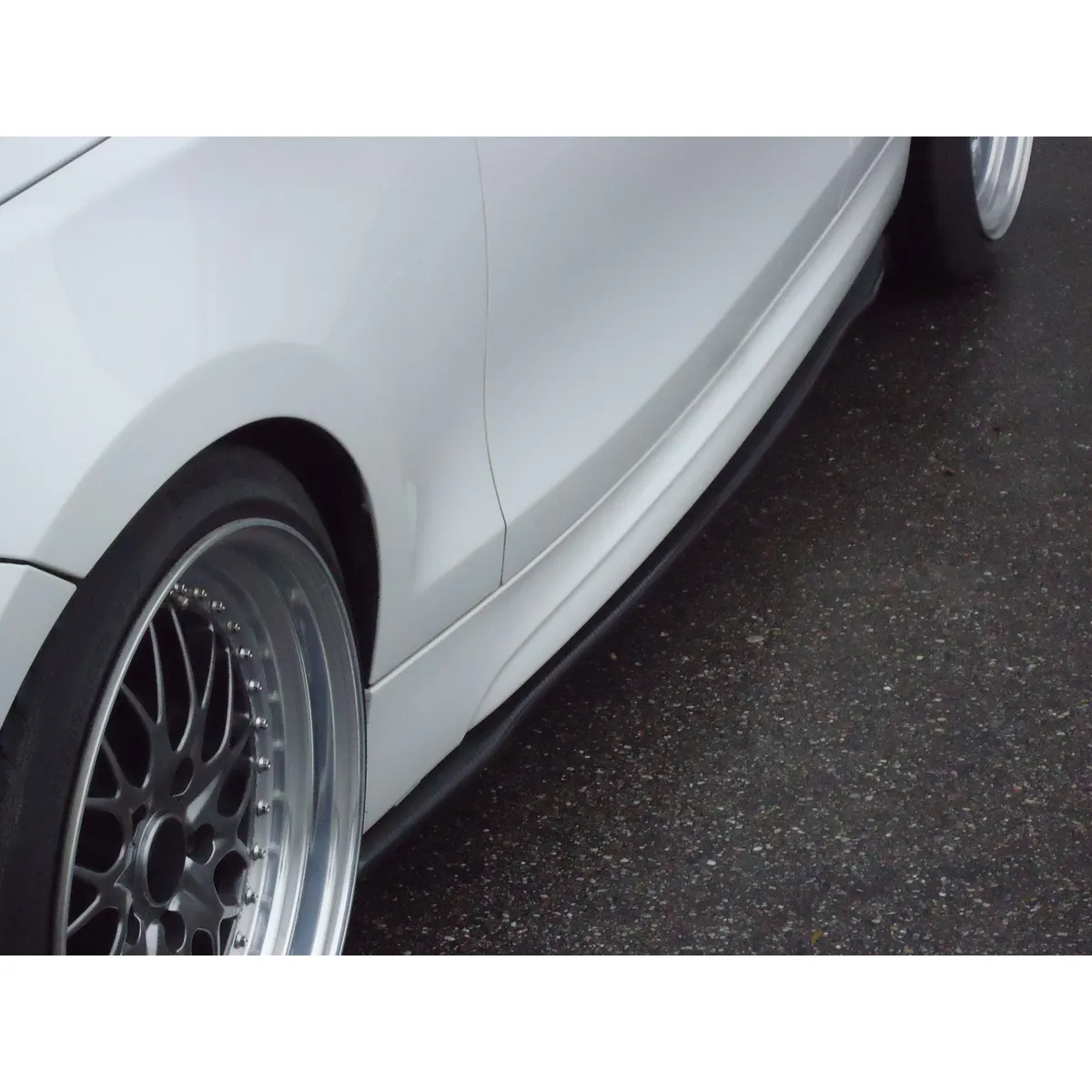 Carbon Seitenschwelleransatz (R/L) passend für BMW E81 M-Paket