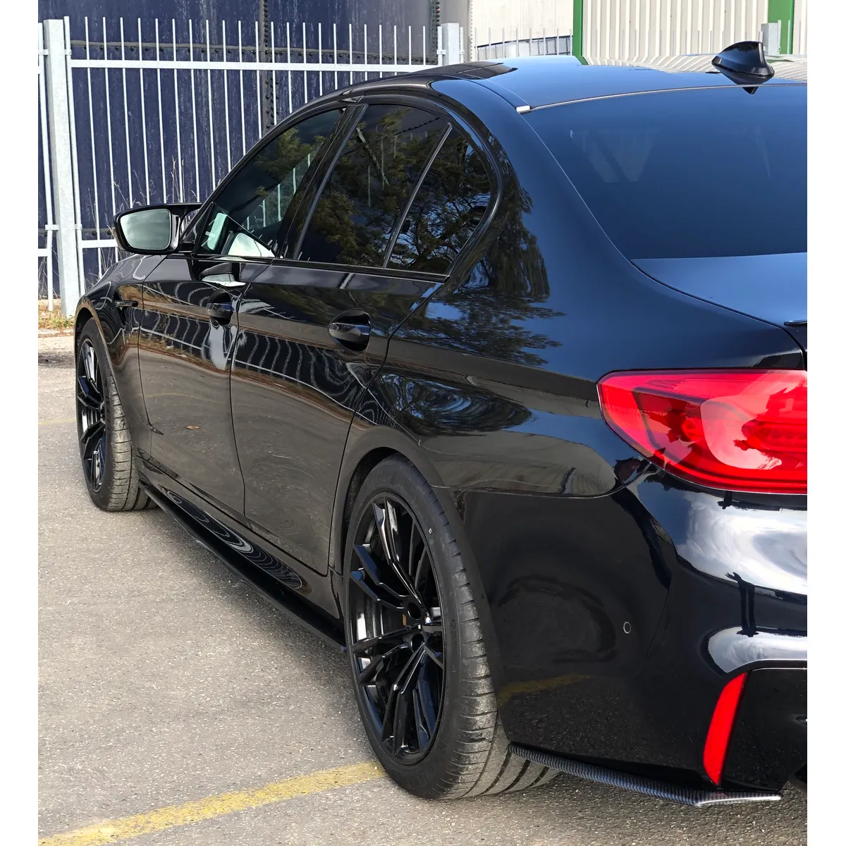 Carbon Seitenschwelleransätze (R/L) passend für BMW M5 F90