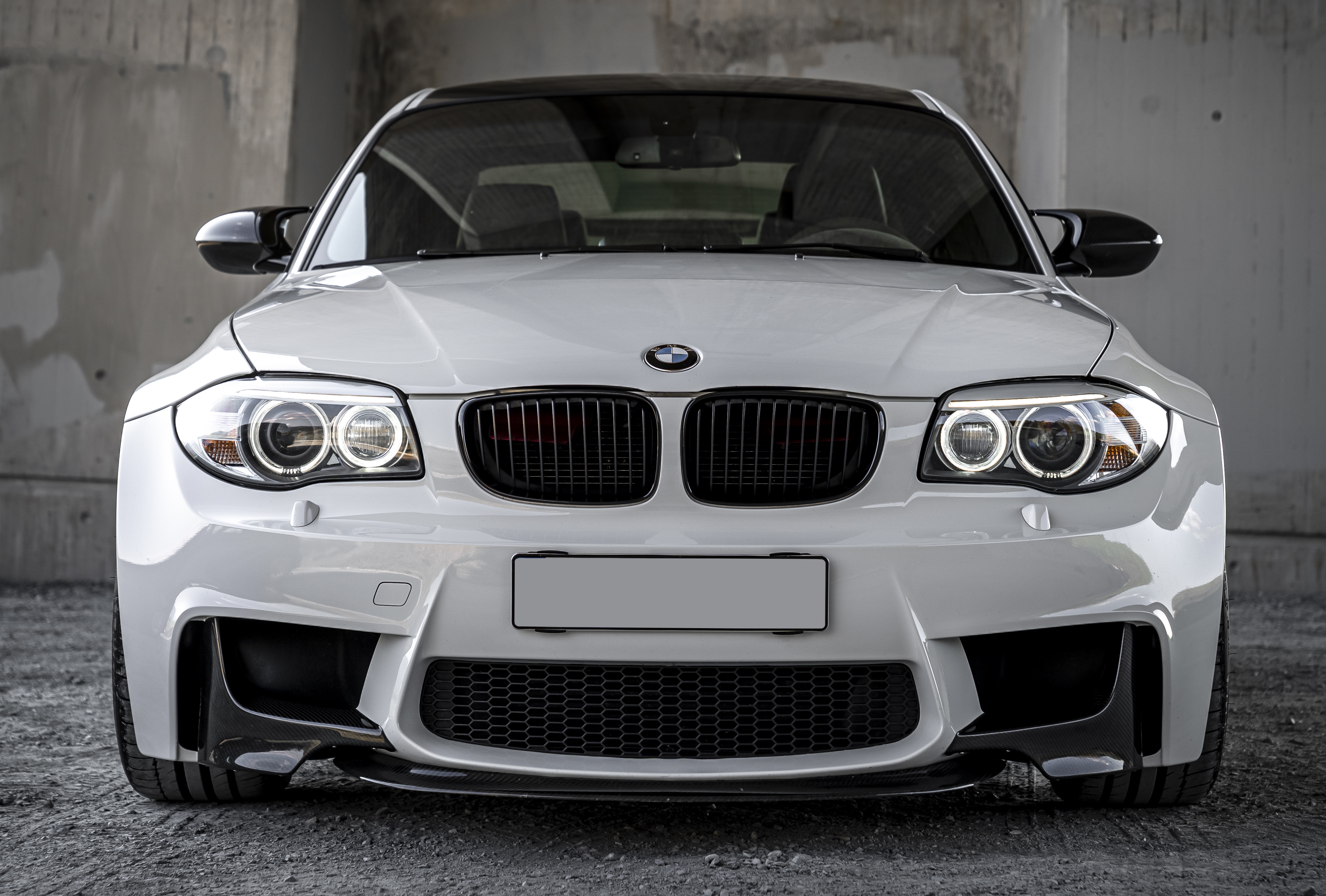 https://www.perl-carbon.de/media/image/07/05/5f/11_04_2020_Carshooting_BMW_M1_Coupe_ohne_NS_08.jpg