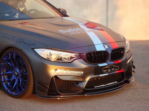 BMW m4 mramor Wrap
